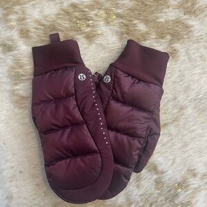 Lululemon Down for It All Mittens